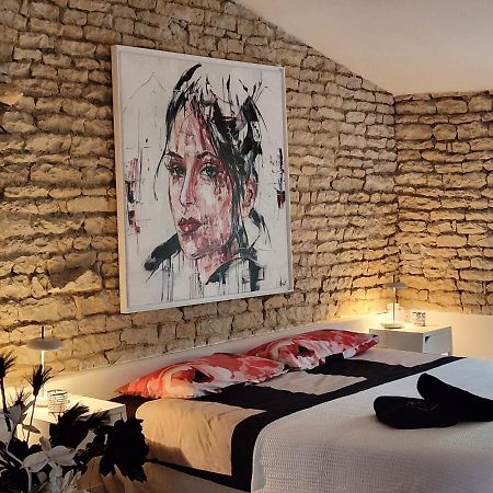 Maison Laurenza La Grande Suite 1760 Saint-Jean-de-Liversay Εξωτερικό φωτογραφία